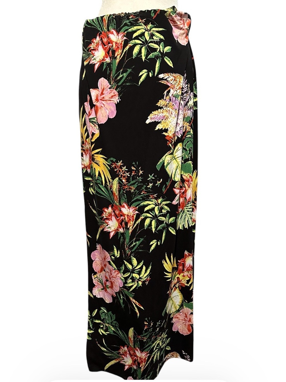 Jeans by Buffalo Black Maxi Skirt with Pink and Green Tropical Floral size L/G